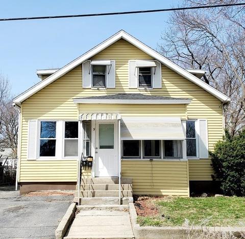 9 8th St, Leominster, MA 01453