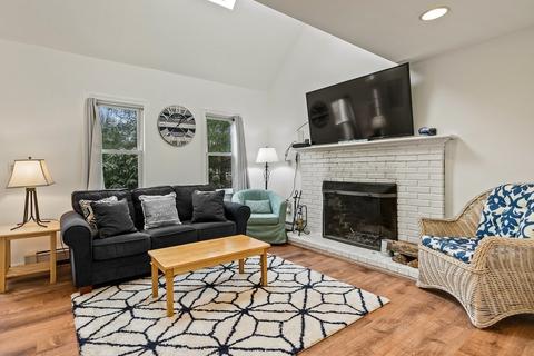 27 Leather Leaf Ln, Mashpee, MA 02649 photo 5