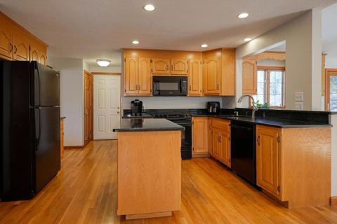 107 Eric Dr, Franklin, MA 02038 photo 5