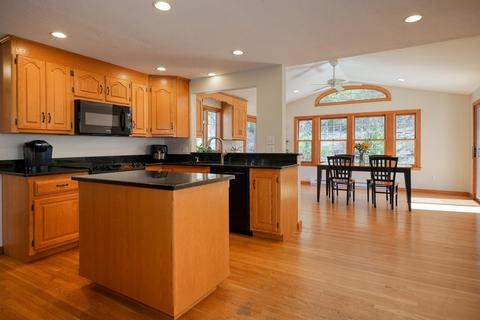 107 Eric Dr, Franklin, MA 02038 photo 4
