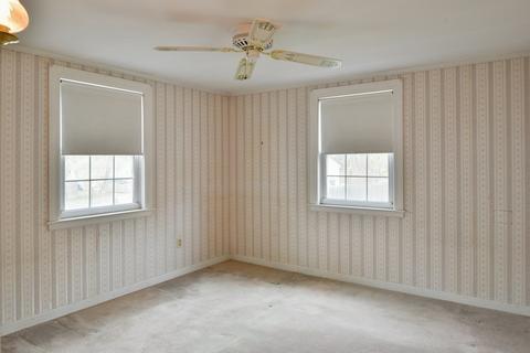 19 Macarthur Rd, Beverly, MA 01915 photo 14