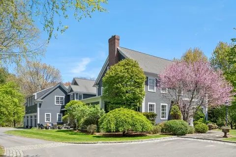 55 Garfield Rd, Concord, MA 01742