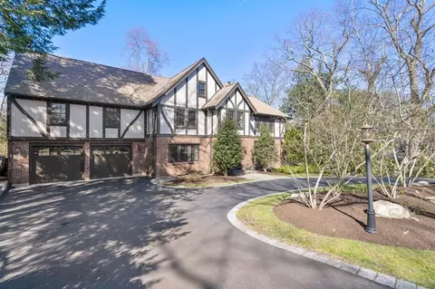 11 Rockridge Rd, Wellesley, MA 02481 photo 3