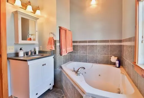 7 Douglas Ave, Hull, MA 02045 photo 17