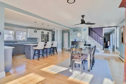 7 Douglas Ave, Hull, MA 02045 photo 4