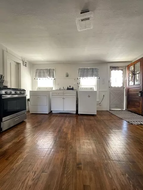 137 Springfield St, Chicopee, MA 01013 photo 8