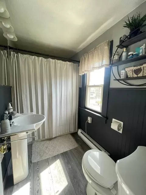 137 Springfield St, Chicopee, MA 01013 photo 3