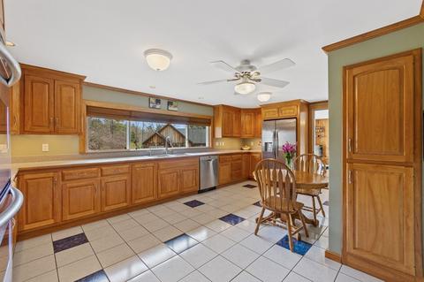 24 Plain St E, Berkley, MA 02779 photo 20
