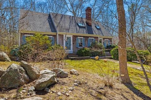 54 Upland Ave, Falmouth, MA 02540
