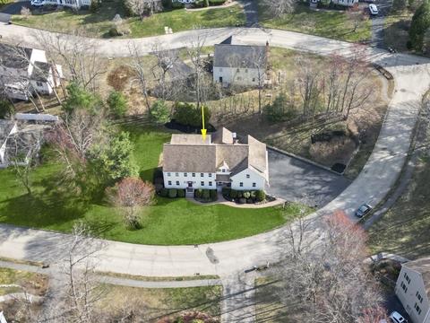 8 Landau Ln, Merrimac, MA 01860