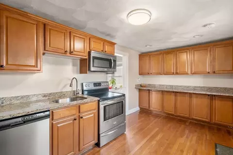 83 Cedar St, Wakefield, MA 01880 photo 5
