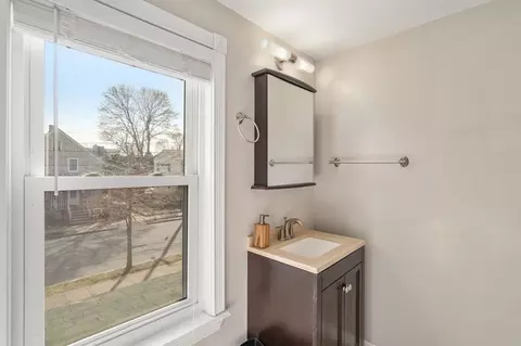 83 Cedar St, Wakefield, MA 01880 photo 17