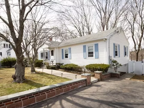 7 Roberts Rd, Canton, MA 02021 photo 2