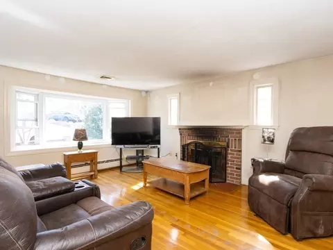 7 Roberts Rd, Canton, MA 02021 photo 3