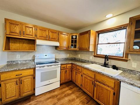 122 Grattan St, Chicopee, MA 01020 photo 14