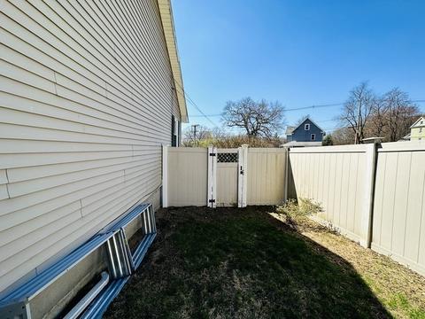 122 Grattan St, Chicopee, MA 01020 photo 6