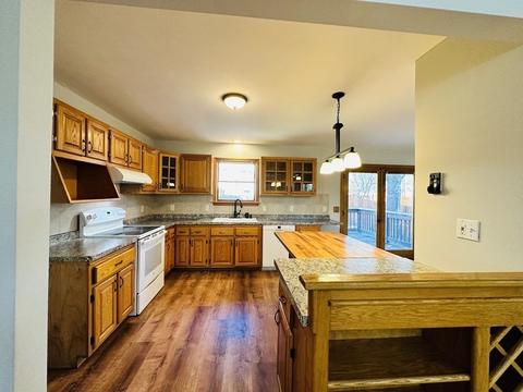 122 Grattan St, Chicopee, MA 01020 photo 17