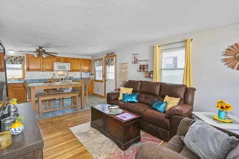 76 Gates Ln, Worcester, MA 01603 photo 5