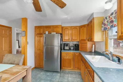 76 Gates Ln, Worcester, MA 01603 photo 12