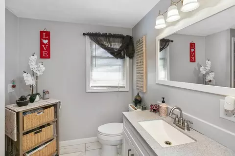 76 Gates Ln, Worcester, MA 01603 photo 20