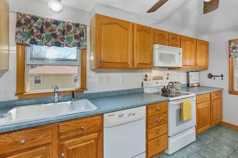 76 Gates Ln, Worcester, MA 01603 photo 14
