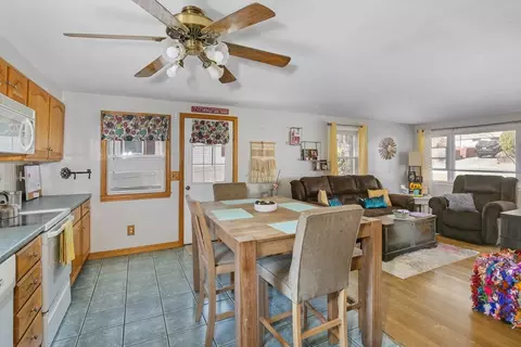 76 Gates Ln, Worcester, MA 01603 photo 13