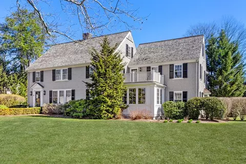 20 Middle St, Hingham, MA 02043 photo 1