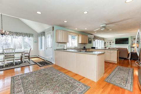 53 Hillcrest Ave, Beverly, MA 01915 photo 5