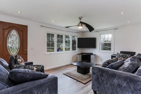 42 Wellfleet Dr, Springfield, MA 01129 photo 5
