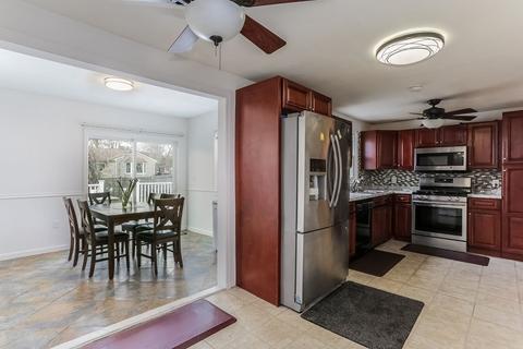 42 Wellfleet Dr, Springfield, MA 01129 photo 10