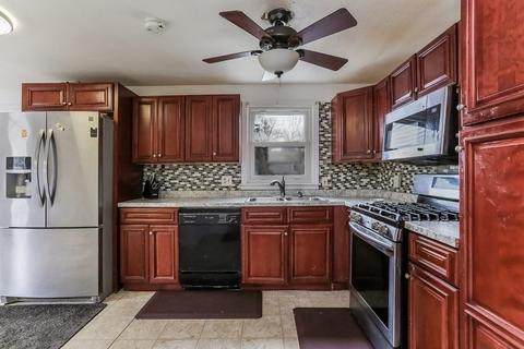 42 Wellfleet Dr, Springfield, MA 01129 photo 8