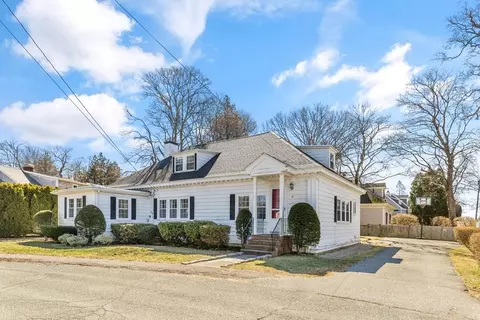 17 Oceanside Dr, Beverly, MA 01915 photo 3