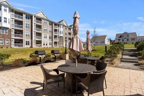 6 Overlook Dr #401, Andover, MA 01810