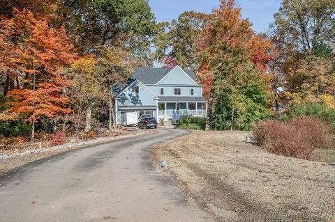 19 Joy Ln, Reading, MA 01867 photo 2