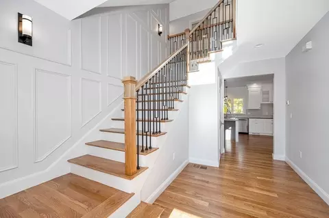 19 Joy Ln, Reading, MA 01867 photo 4