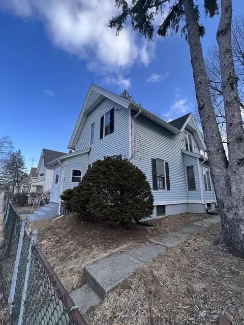 27 Andrew St, Springfield, MA 01109 photo 4