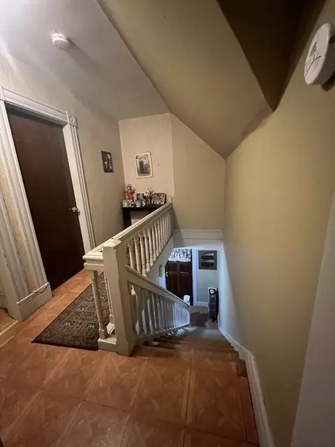 27 Andrew St, Springfield, MA 01109 photo 12