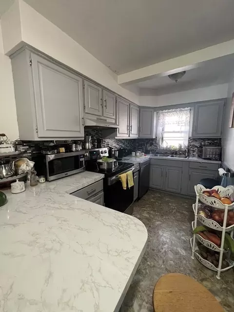 27 Andrew St, Springfield, MA 01109 photo 10