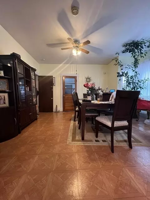 27 Andrew St, Springfield, MA 01109 photo 6
