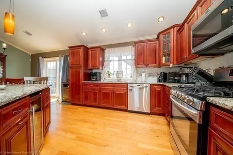 311 Ludlow St, Fall River, MA 02721 photo 3