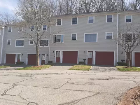 100 Park Ave W #B9, Lowell, MA 01852
