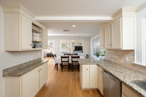 5 Chatham Cir, Hingham, MA 02043 photo 6