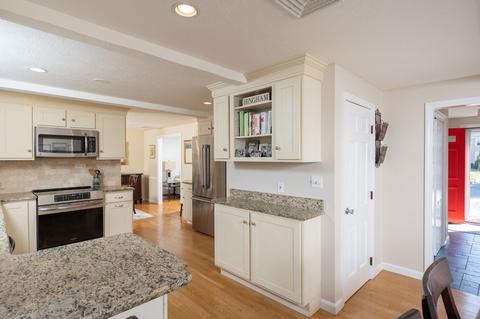 5 Chatham Cir, Hingham, MA 02043 photo 5