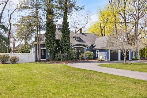 11 Stratford Rd, Winchester, MA 01890