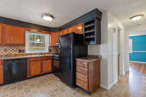 151 Garnet St, Springfield, MA 01129 photo 18