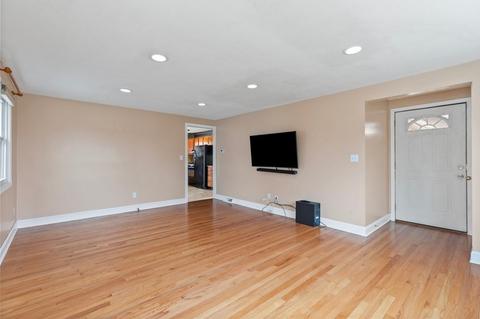 151 Garnet St, Springfield, MA 01129 photo 6