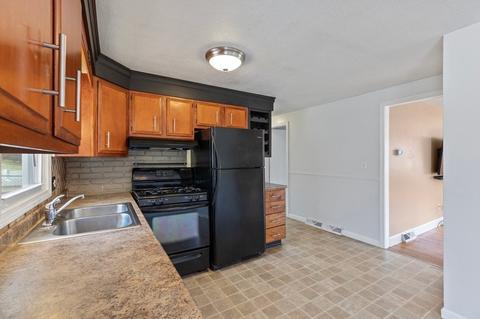 151 Garnet St, Springfield, MA 01129 photo 12