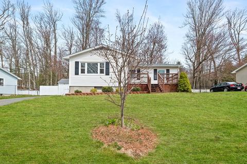 151 Garnet St, Springfield, MA 01129 photo 2