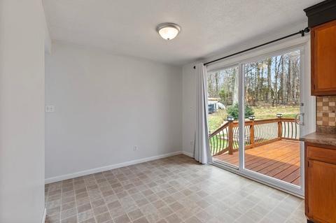 151 Garnet St, Springfield, MA 01129 photo 14