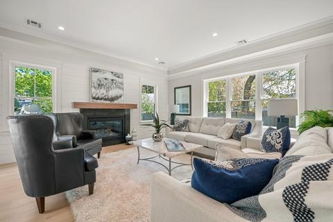 27 Porter Rd, Natick, MA 01760